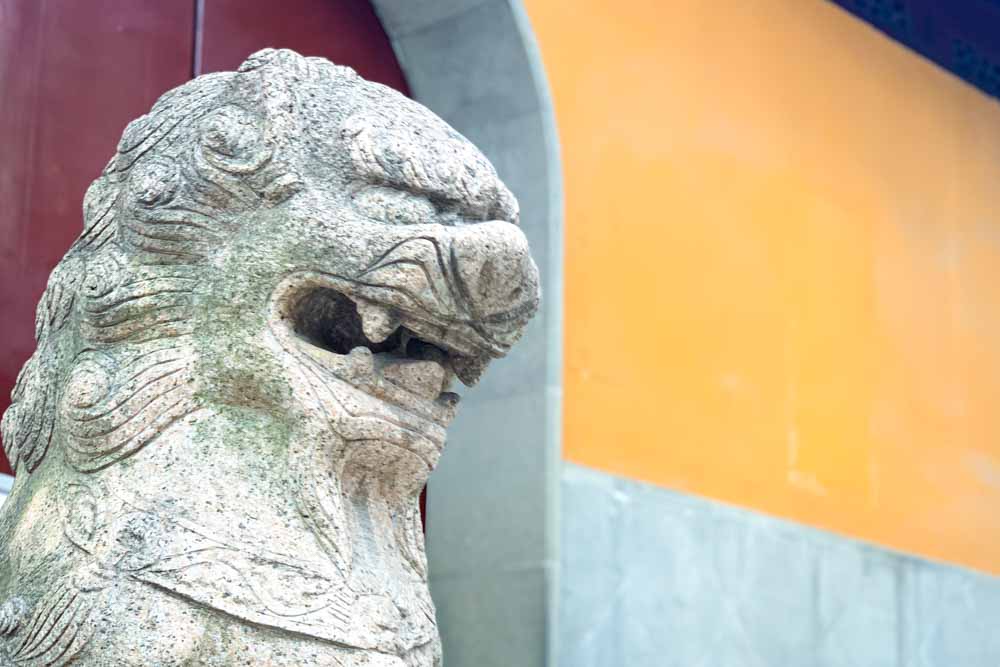 Suzhou Alleyway Food Tour Temple